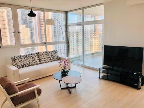 Tumba Vieja Apartamento | Delightful Ocean View Apartment - PH Quartier Del Mar