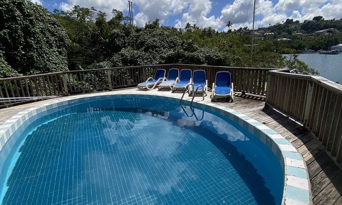 Marigot Bay Cabina | Delightful over the water cabin