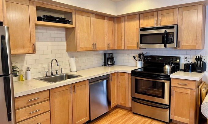 St. George Condominio | Delightful Pet Friendly 1-bedroom condo with WiFi and AC in charming St. George
