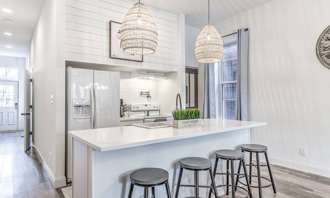 The Gate Casa | Delightfully Redesigned Home - JZ Vacation Rentals