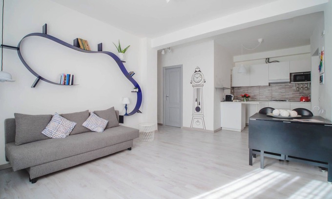 Quartiere XXIV Don Bosco Apartamento | Delizioso Appartamento Situato Vicino Alla Metropolitana A Lucio Sestio