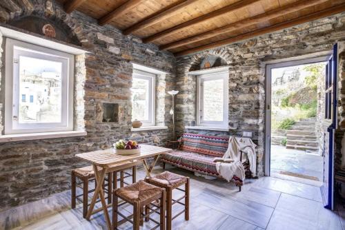 Panormos Casa | Delphis the artist's house