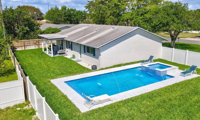 Tropic Palms Casa | Delray Oasis: Pool + Hot Tub