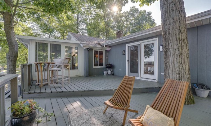 Delton Casa | Delton Oasis Retreat with Lake Views and Deck!