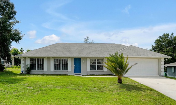 Deltona Lakes Casa | Deltona Getaway 3BR/2BA Home + King Suite & Workspace
