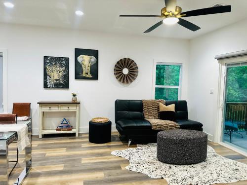 Mid America Casa | Delux Country Cabin - Pet Friendly
