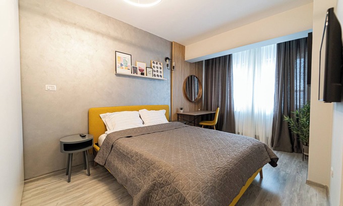 Bacau Apartamento | Deluxe 1-bedroom apartment in wonderful Bacău with WiFi, AC