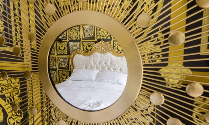 Howlett End Casa | Deluxe 2 Bed Versace HotTub SkyTV