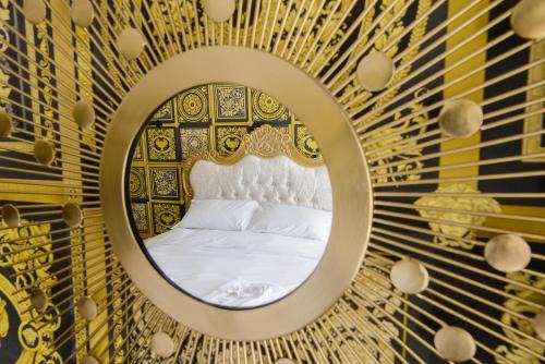 Howlett End Casa | Deluxe 2 Bed Versace HotTub SkyTV