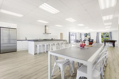 Paihia Apartamento | Deluxe 280sqm 3 bedroom with Pool Table - 200m to beach