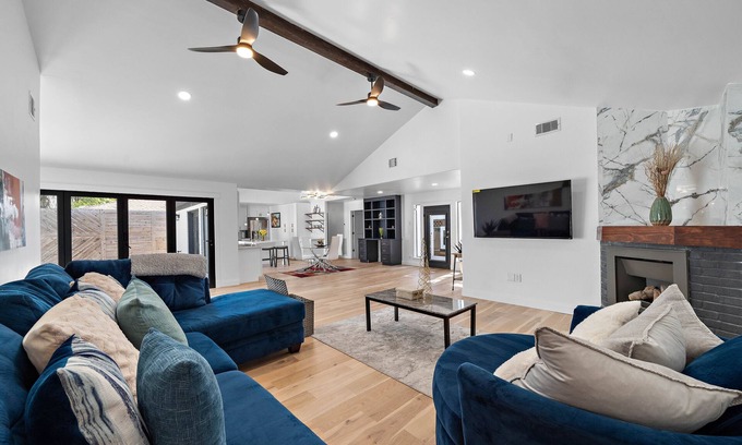 Spring Branch West Casa | Deluxe 5BR 3BA home in Houston
