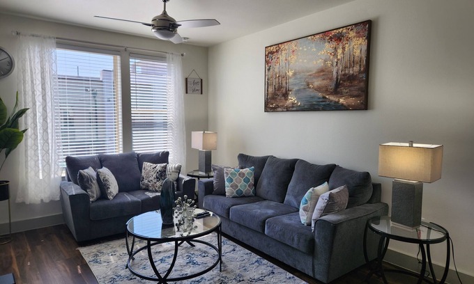 Weston Apartamento | Deluxe and Gorgeous1 bed/bath APT in the heart of Frisco. Fast WIFI/Nice Pool.
