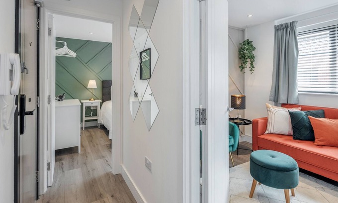 Milton Keynes Apartamento | Deluxe Apartment - 7 Mins Drive to City Centre - Wifi & TV by Yoko Property