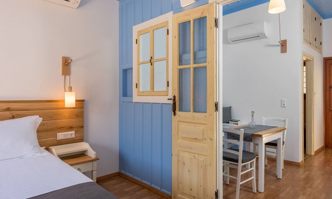 Pedi Apartamento | Apartamento Deluxe con balcón privado y vistas al mar A, Symi
