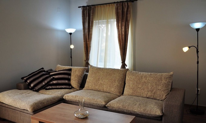 Baia Mare Apartamento | Apartamento de lujo con cocina totalmente equipada, ubicado en una casa.