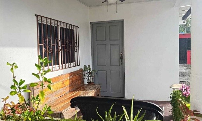 Isla Grande Casa | Deluxe Beachfront 4-bedroom house in Colón Province