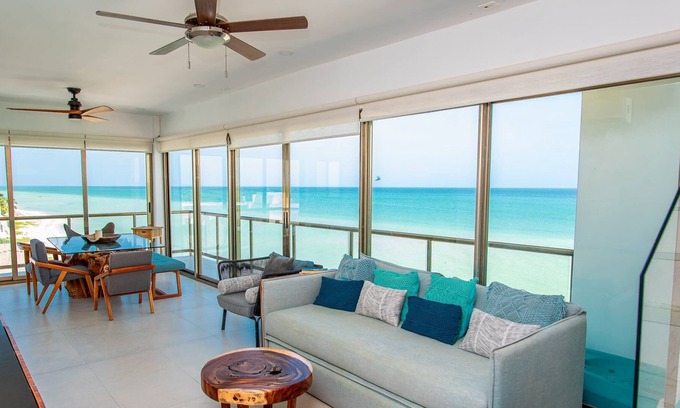 San Benito Apartamento | Deluxe Beachfront 3BR Penthouse, Private Jacuzzi!