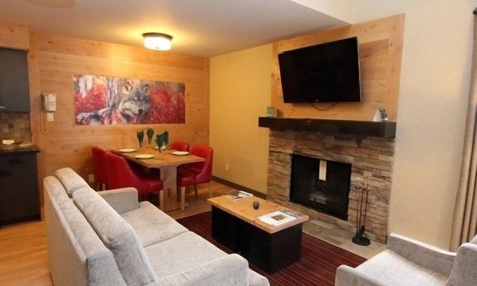 Banff Condominio | Deluxe, brillante, espacioso | Base de la montaña del túnel