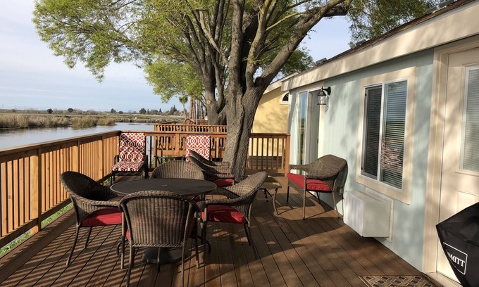Stockton Casa | Bungalow de vacaciones de lujo "Delta" en puerto deportivo privado en el Delta de California