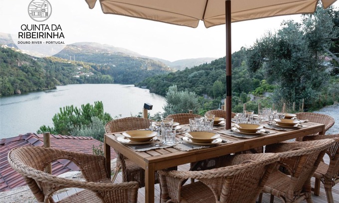 Cinfaes Casa | Deluxe Double or Twin Room with Astonishing View Over Douro River