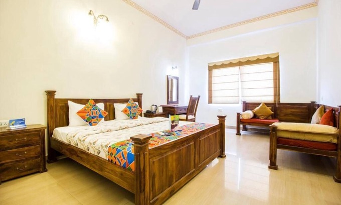 Jagatpura Hotel | Deluxe Double Room #3/ W breakfast