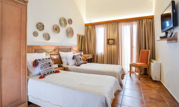 Varos Hotel | Habitación Doble Deluxe / Hotel Varos Village