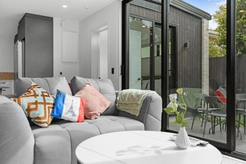 Sydenham Apartamento | Deluxe Downtown Residence 3 Bed 3 Bath