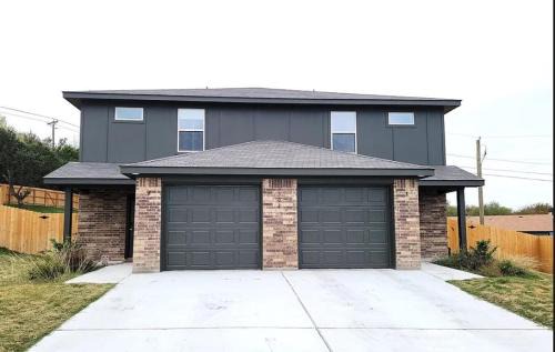 Killeen Casa | Deluxe Duplex