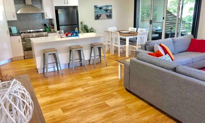 Yamba Casa | DELUXE Escape! Central, NEW & Spacious 3 Bed