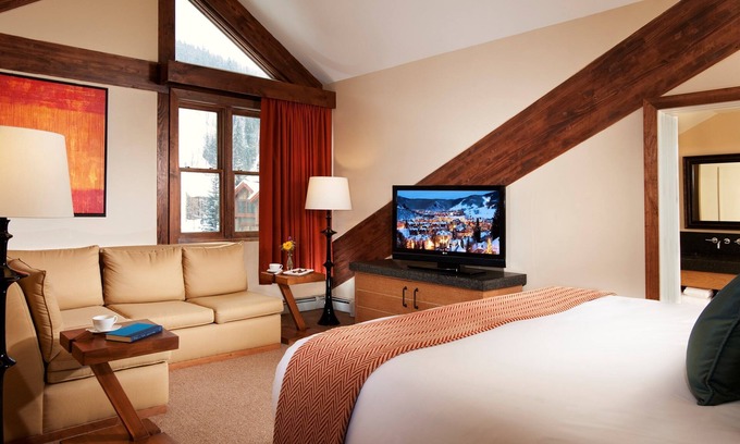 Beaver Creek Apartamento | Deluxe King Room at Stunning Complex with Sauna