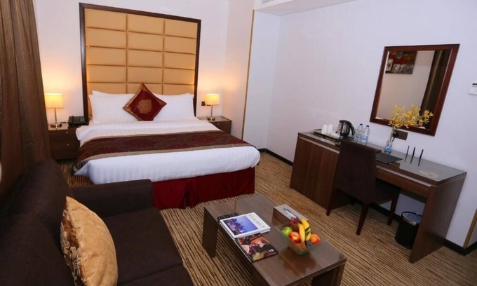 Al Sharq Apartamento | Deluxe King Room Near Sharjah Corniche