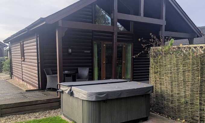Little Stukeley Apartamento | De Lujo-Lodge-Baño privado-Vista al Lago-Hot Tub