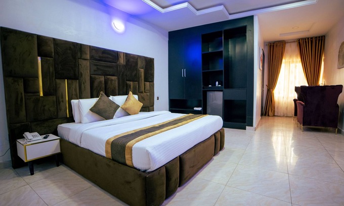 Ofin Casa | Deluxe Luxurious Room - Pool - Spa - Gym - Parking