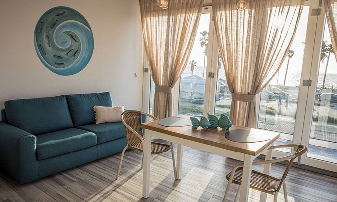 Calimera Cama Y Desayuno | Deluxe Mistral Apartment - Sea View