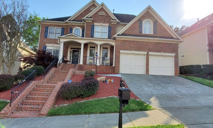 North Raleigh Casa | Deluxe! New Basement Loft, Ready for Families with Private Office Space for Work