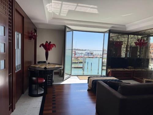 Molina Apartamento | Deluxe Oliver's House