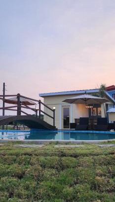 Iba Complejo | DELUXE ROOM BY THE POOL