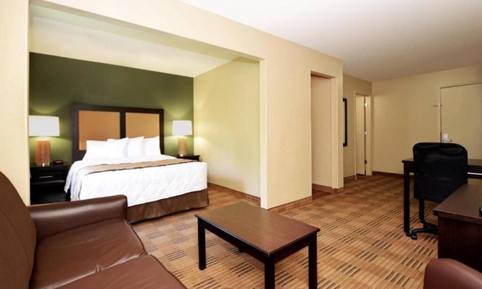 Cary Apartamento | Deluxe Studio at Extended Stay Cary 7