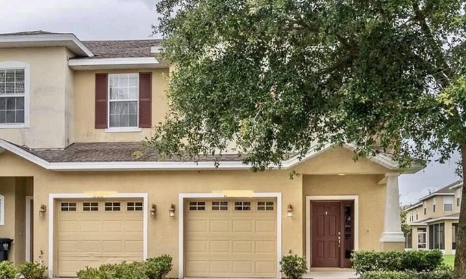 Riverview Casa | Deluxe Townhouse in a Cul de Sac