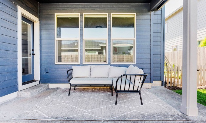 Vancouver Casa | Deluxe Vancouver 4BR w/free parking, A/C & W/D, by Blueground