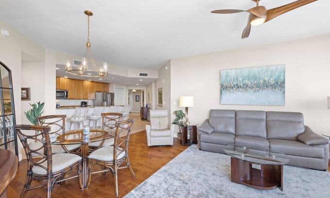 Cape Harbour Condominio | Deluxe Views Condo Cape Coral Dining & Activities!