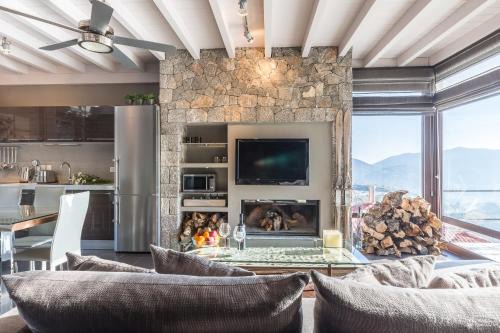 Arachova Villa | Deluxe Villa by White Hills Outdoor Hot Tub