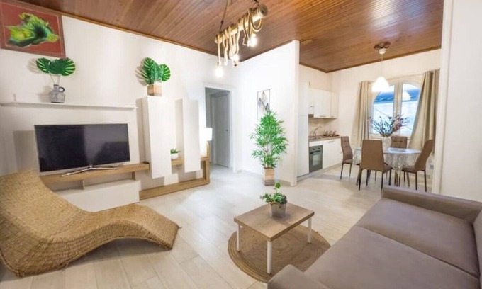 Pinetamare Apartamento | Demetra Sea Front Apartment