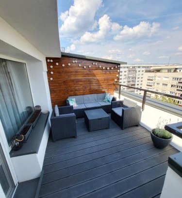 Militari Apartamento | Demure Terrace Apartment