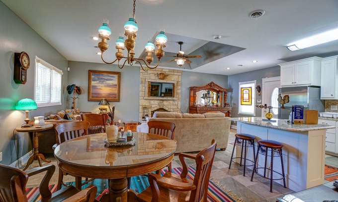 Cottonwood Falls Cabaña | Den Creek Ranch-Cottage