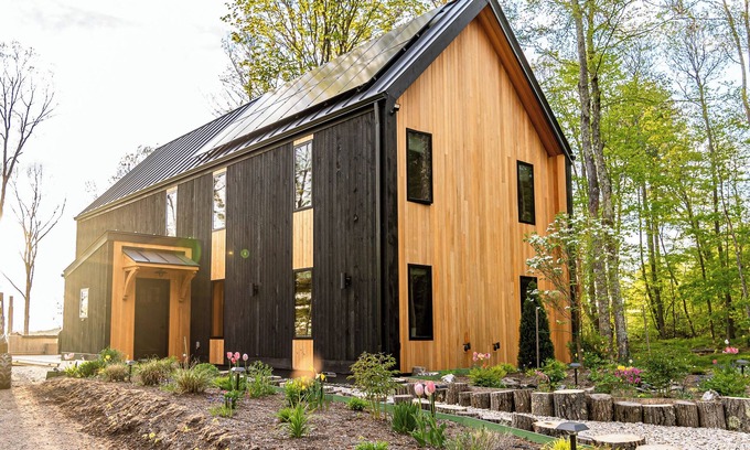 Brainard Cabina | Den Outdoors Cabin With STUNNING Adirondack Views - EV charging available