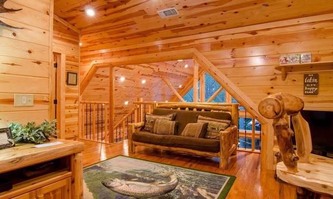Broken Bow Cabina | Denali Private Cabin Includes Xbox, Hot Tub, and Stone Pizza Oven by Redawning