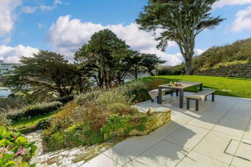 Trenance Casa | Dene Court