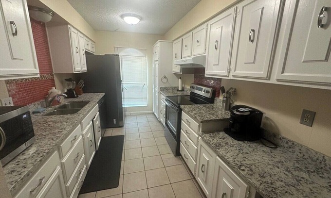 Odessa Casa | Denis Mansion in Odessa, TX
