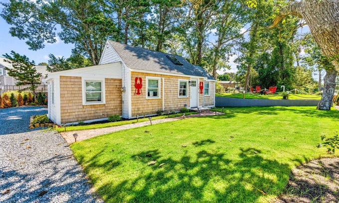 Dennis Port Casa | Dennis Beach Paradise – Cozy 2BR Retreat with Hot Tub & Firepit